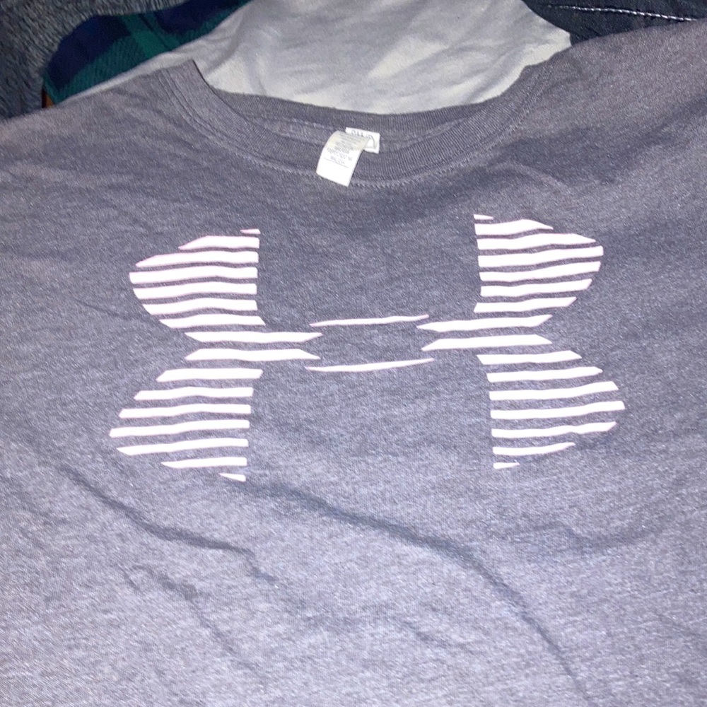 Small Sized Under Armour Shirt